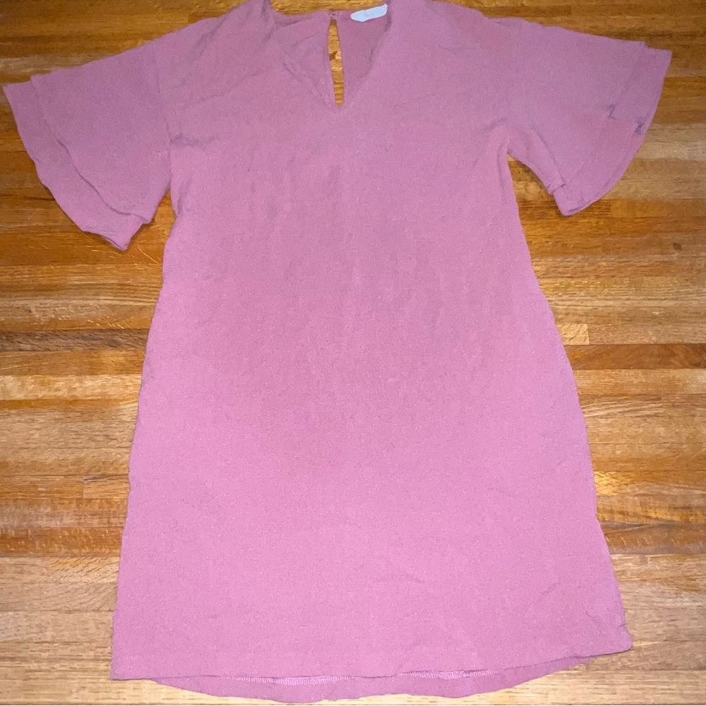 Lush Women XS Mauve Textured V-Neck Short Bell Layered Sleeves Knee Length Dress